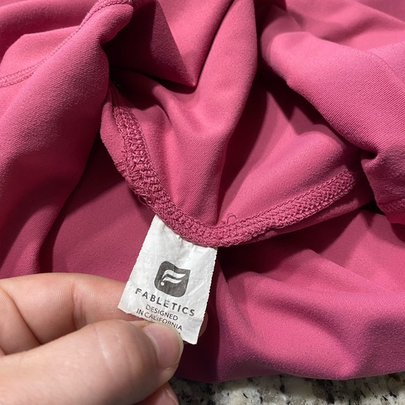 Gently used/rarely worn - Fabletics pink leggings - Picture 3 of 7